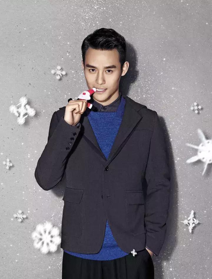 男人拍照不会笑怎么办,男人拍照不露脸