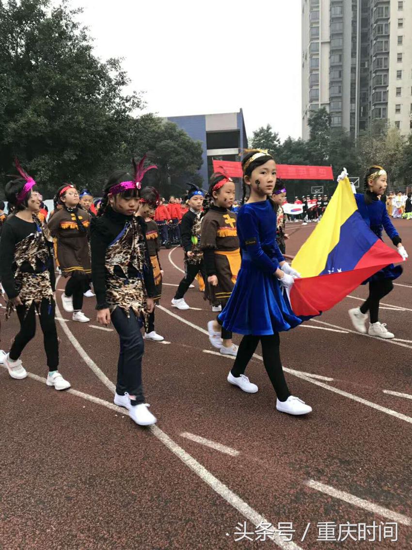 小学生运动会入场展示创意小火车,一年级行进式入场式创意表演