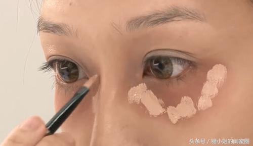 怎么拯救眼袋和泪沟,如何才能拯救我的黑眼圈大眼袋