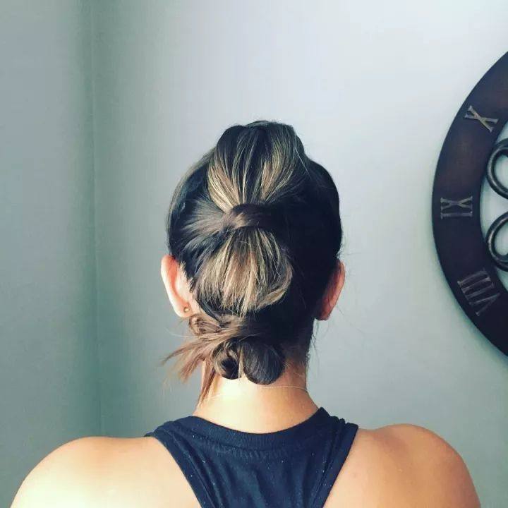 适合健身的发型女生,适合长发的运动女孩发型