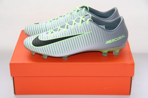 如何选择一款适合自己的足球鞋,哪款足球鞋好