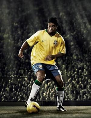 如何选择一款适合自己的足球鞋,哪款足球鞋好