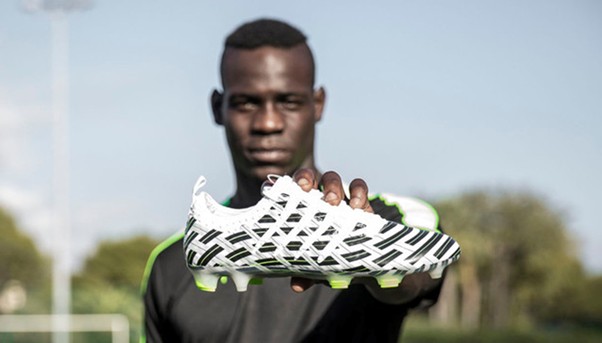 如何选择一款适合自己的足球鞋,哪款足球鞋好