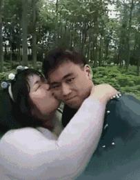 姣忔棩绗戞姤鐖嗙瑧璇綍,姣忔棩绗戞姤2014