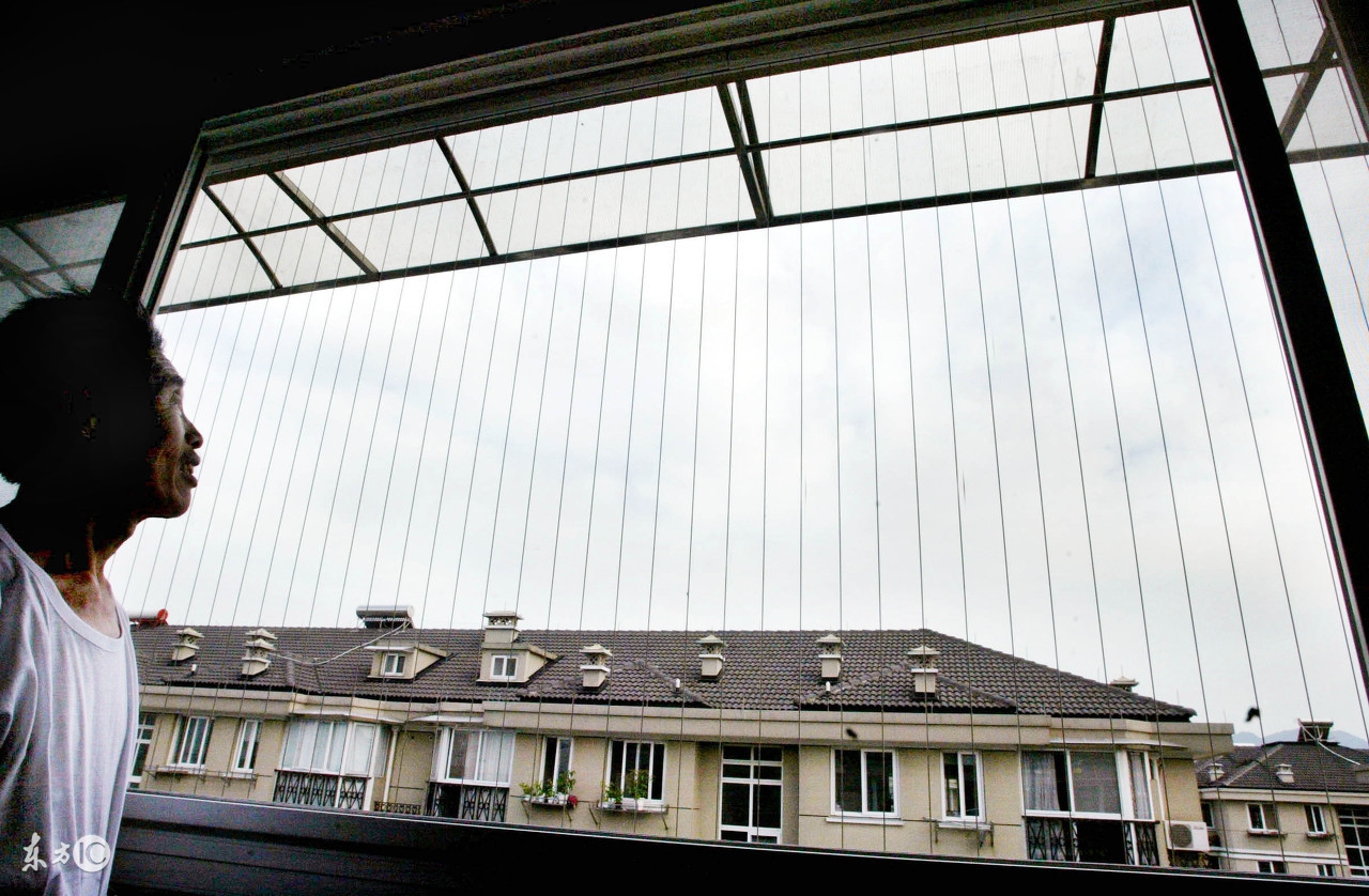 物业不让装防护栏怎么办,二楼不装防护栏是不是容易招小偷