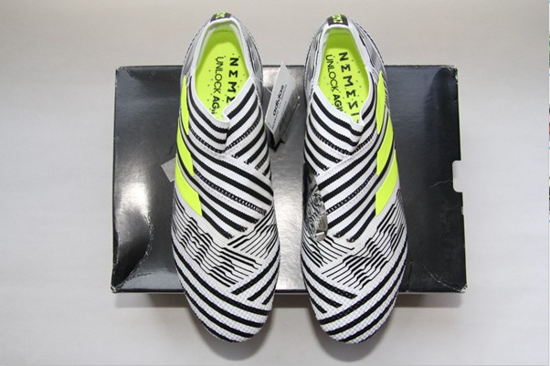 如何选择一款适合自己的足球鞋,哪款足球鞋好