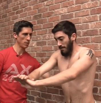 如何按让肩胛骨更凸出,肩胛骨突出怎么矫正一周见效