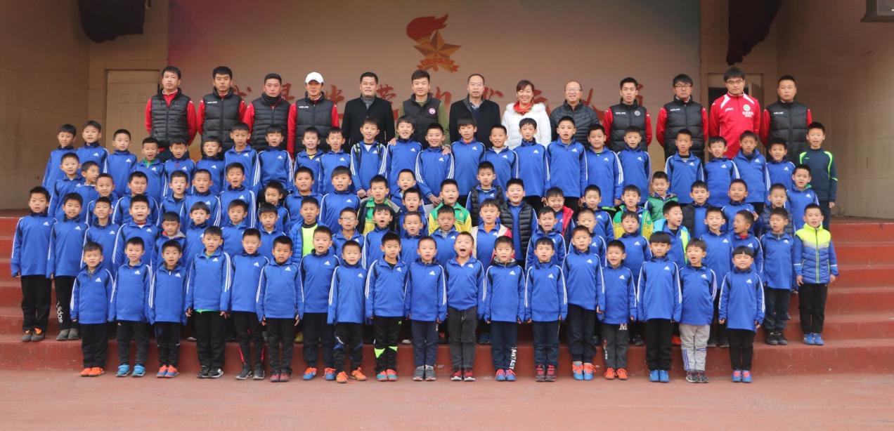 武汉卓尔足球青训日常,武汉卓尔回归基地完成首训