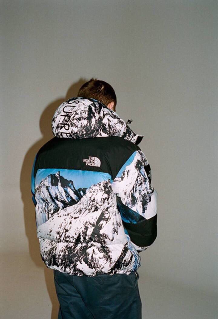 supremexthenorthface冲锋衣多少钱,supremexthenorthface联名雪山羽绒服