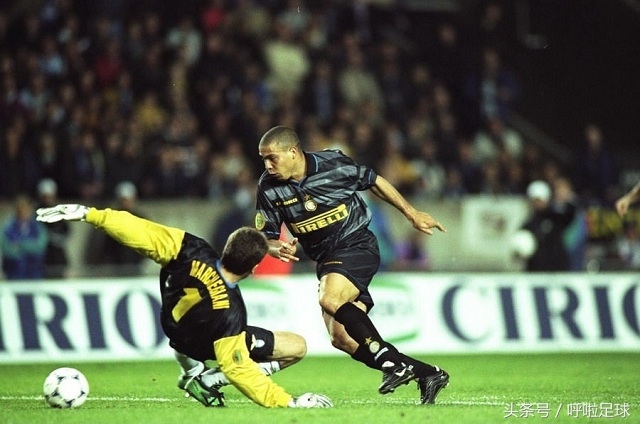 罗纳尔多钟摆过人图片,罗纳尔多钟摆式过人视频完整版