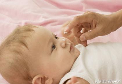 妈妈做对３件事，宝宝用多效修复凝胶湿疹不再来！