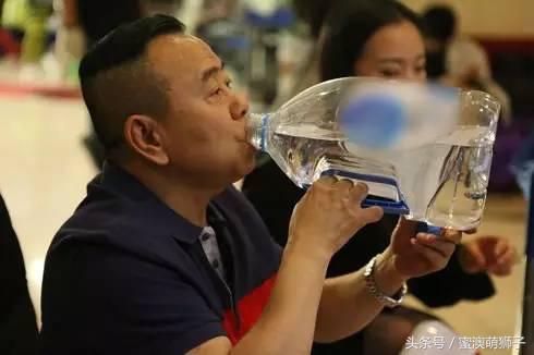 多喝热水就好了图片,多喝热水了解一下