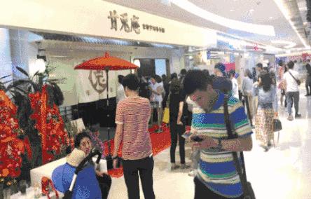 天津人为一只抹茶小兔几甘愿排大队！只为感受那恋爱般的甜度！