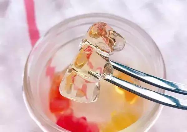 给你一颗醉熊糖，你敢吃吗？（三颗就让人不醒人事）