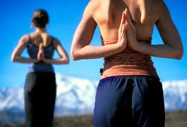 颈椎病理疗瑜伽,躺着治疗颈椎的瑜伽动作