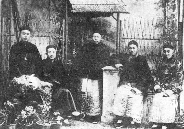 被誉为“神童”，风流嫖妓，张爱玲在他面前都自卑