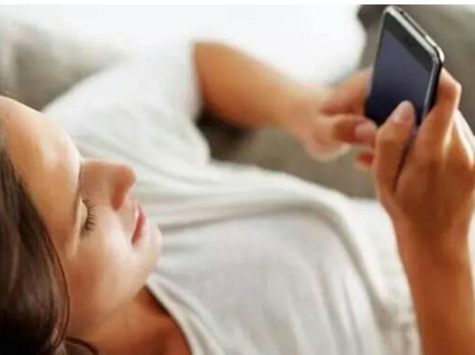 孕期玩手机有防辐射的方法吗,孕期玩手机胎儿笨吗