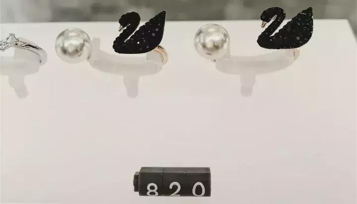 施华洛世奇圣诞脱单,施华洛世奇闪亮魅力