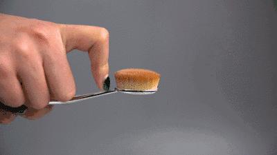 不到10块却一直回购的东西粉底刷,20块钱的粉底液测评