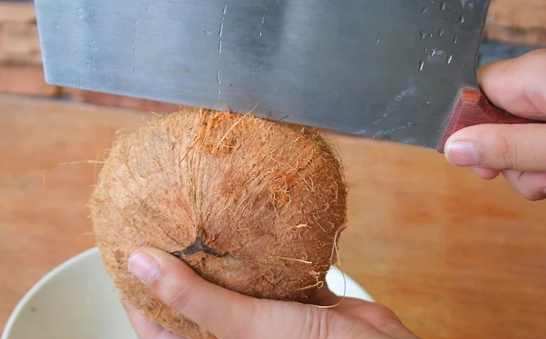 椰子怎么打开最简单方法,椰子怎么打开教学