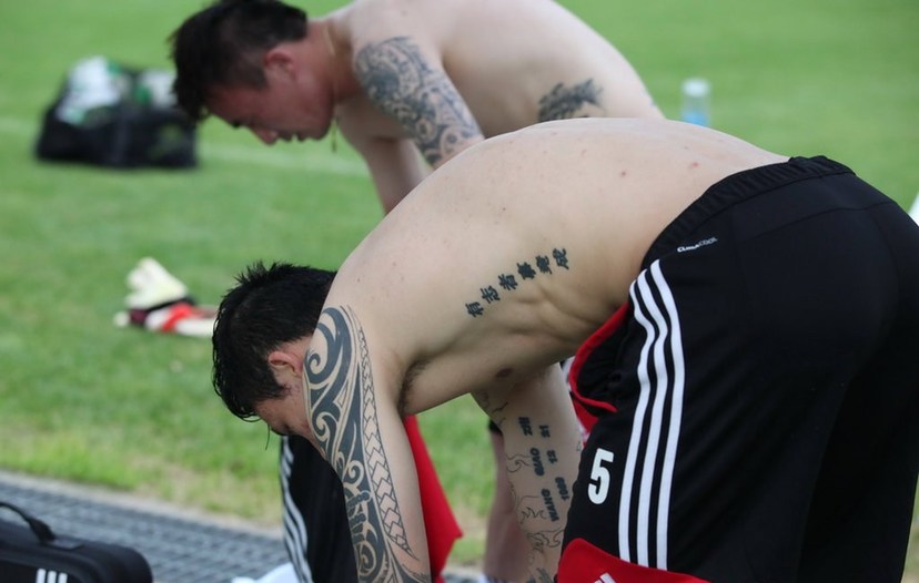 中国足球运动员纹身,球可以输但气质要到位