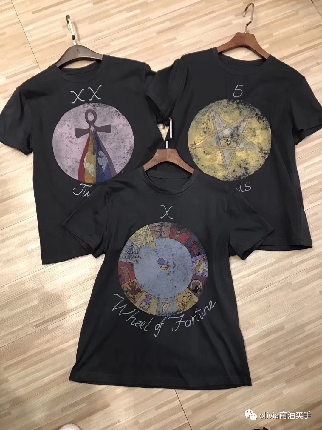 南油卖T恤扎堆上新的时刻来了，大牌是否真的好的照妖镜时刻