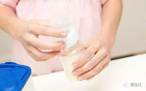 新生儿转奶不当后果很严重,新生儿转奶消化不良怎么办