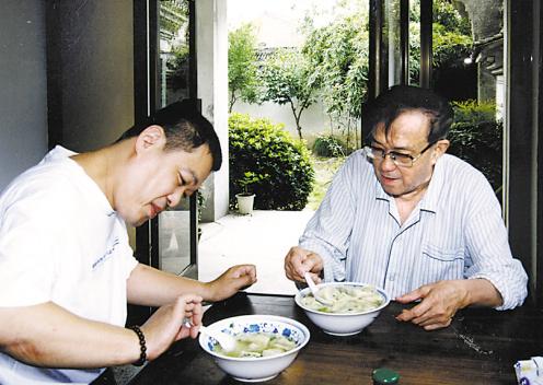 生下残疾孩子明星,10大残疾明星