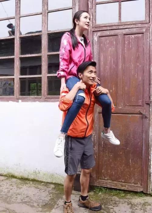 杨幂颁奖典礼落泪,杨幂颁奖落泪