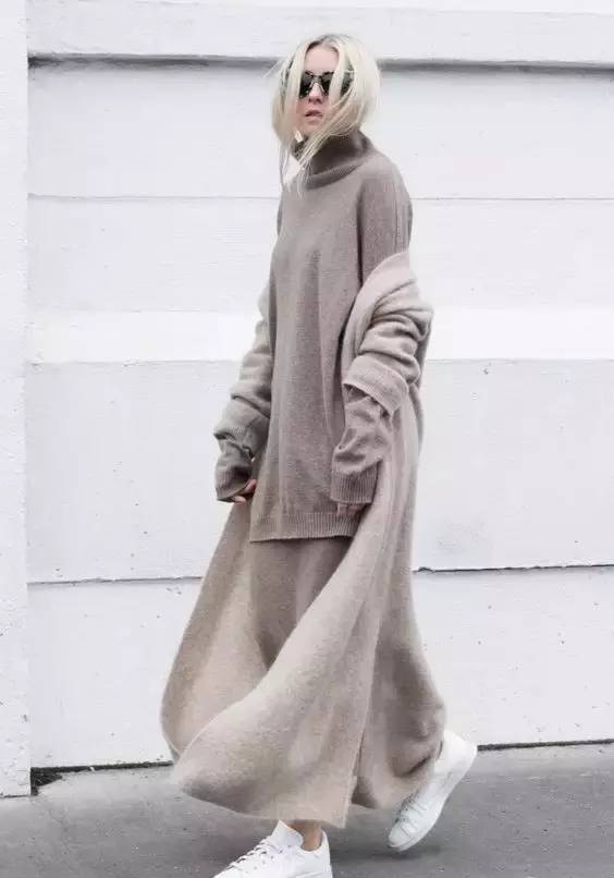 咖色毛衣搭配什么颜色外套最佳,开衫毛衣外套时髦洋气怎么搭配