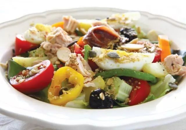 超好吃谷物0蔗糖酸奶,酸甜香脆谷物酸奶