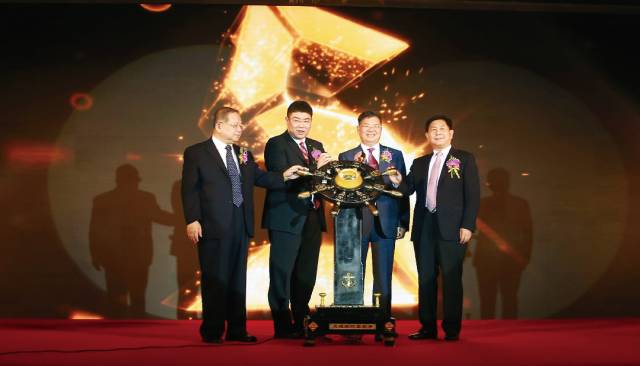 那一天，你抬头看到大玉米上的梦想了吗？