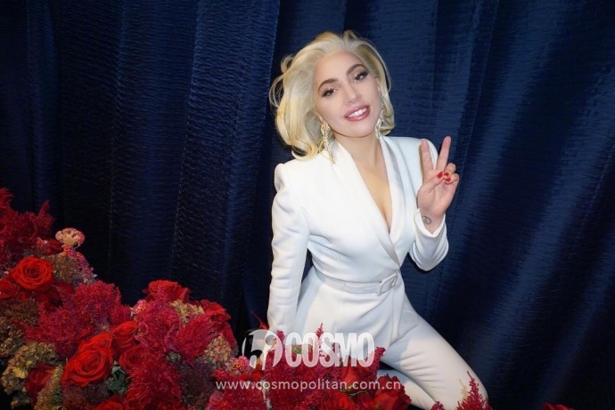 ladygaga的奇装异服前卫,ladygaga现在变美了