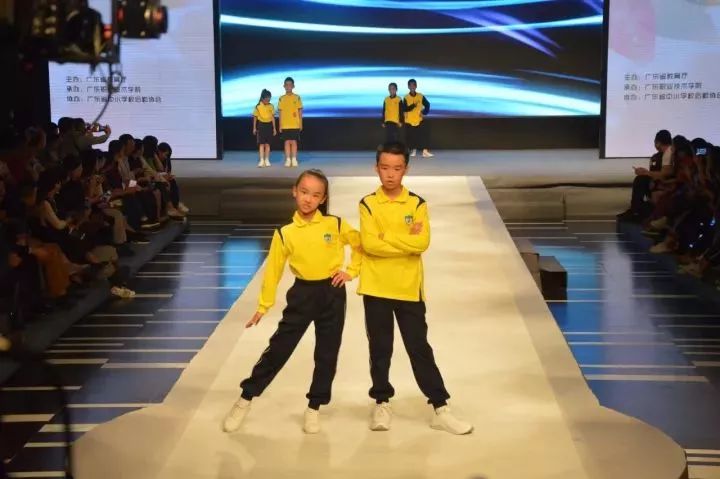 广东最美校服出炉,广东最美中学校服视频