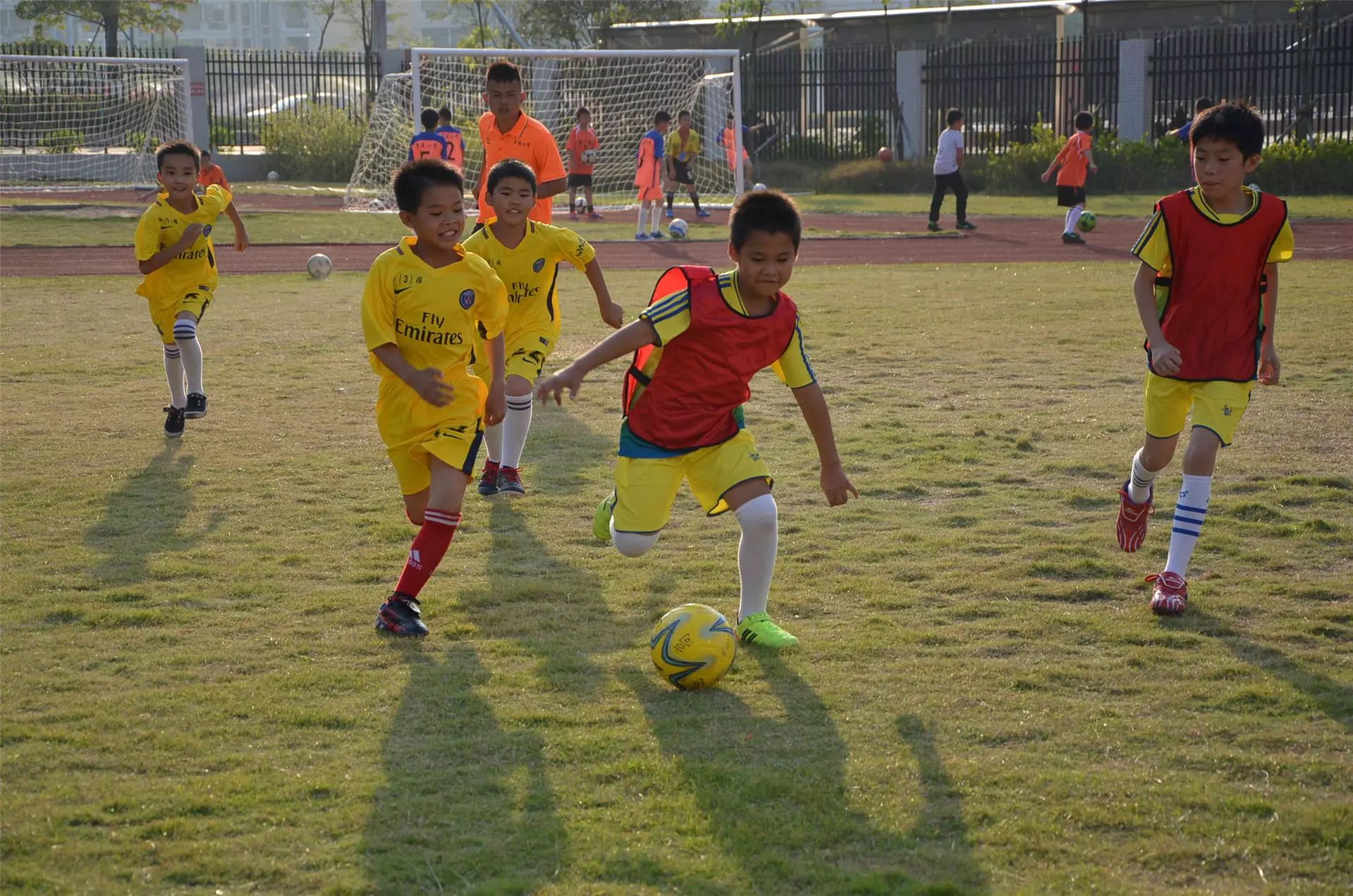 河源足球学校有哪些,河源市市直校园足球联赛初中