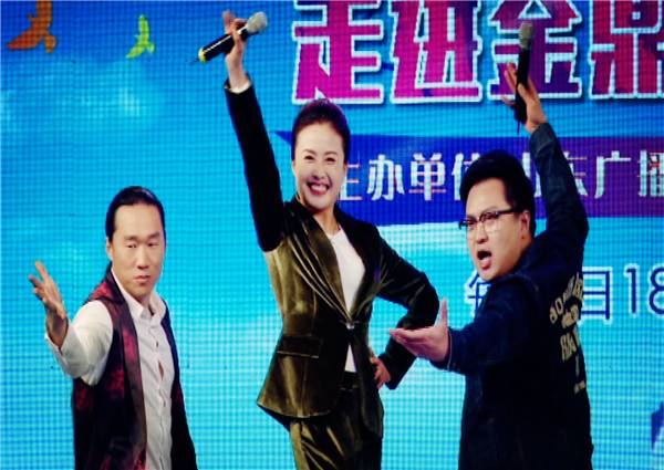 坑！翠霞游戏“陷黑洞”？帅！荧屏又见“四天王”！