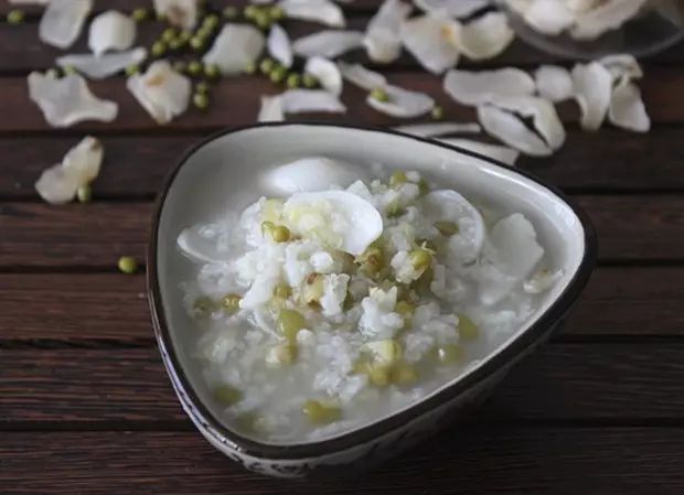 秋季吃百合能预防秋燥,吃百合有什么好处滋阴润燥能安神