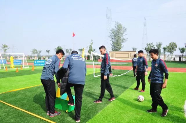 新疆孩子的足球梦,蒲城孩子的足球梦