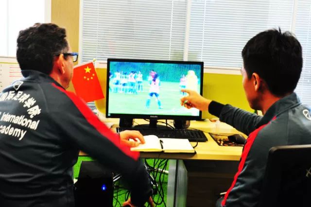 新疆孩子的足球梦,蒲城孩子的足球梦