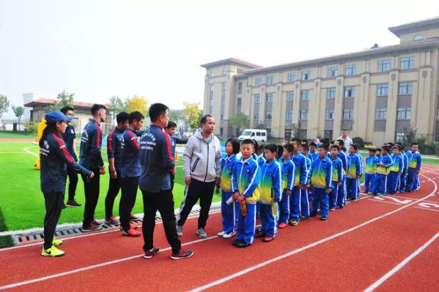 新疆孩子的足球梦,蒲城孩子的足球梦