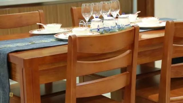 装修环保胶水有甲醛吗,新房装修用的环保漆还会有甲醛吗