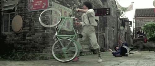 为什么周星驰地位无可撼动,周星驰在成龙电影的影响力