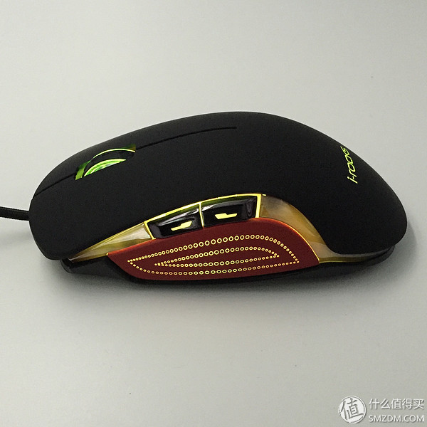 照片还是那个苍姐姐,但陪撸的鼠标却更”色”了I-ROCKSIM6幻彩翼评测,附苍姐签名照