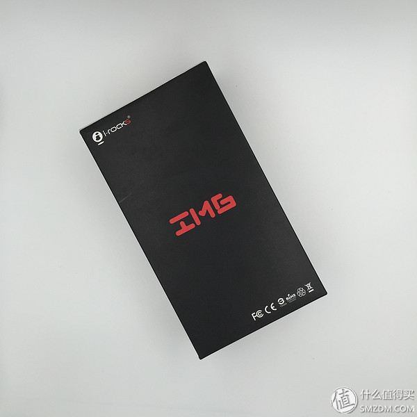 照片还是那个苍姐姐,但陪撸的鼠标却更”色”了I-ROCKSIM6幻彩翼评测,附苍姐签名照