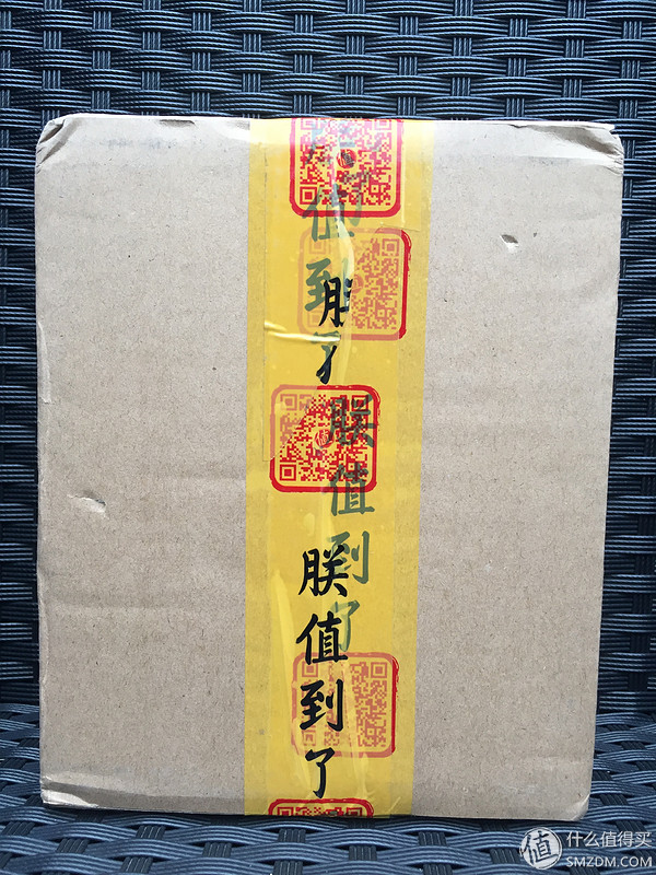 照片还是那个苍姐姐,但陪撸的鼠标却更”色”了I-ROCKSIM6幻彩翼评测,附苍姐签名照