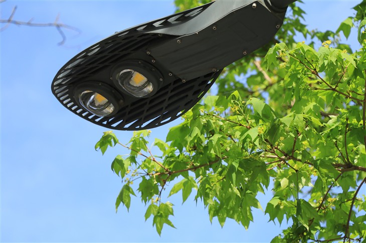 佳能eos80d拍照怎么样,七年前的佳能eos80d相机值得入手