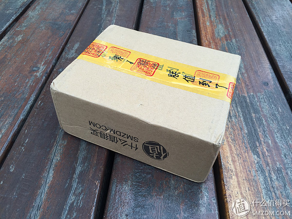 照片还是那个苍姐姐,但陪撸的鼠标却更”色”了I-ROCKSIM6幻彩翼评测,附苍姐签名照