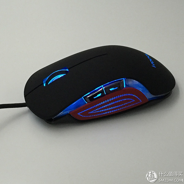 照片还是那个苍姐姐,但陪撸的鼠标却更”色”了I-ROCKSIM6幻彩翼评测,附苍姐签名照