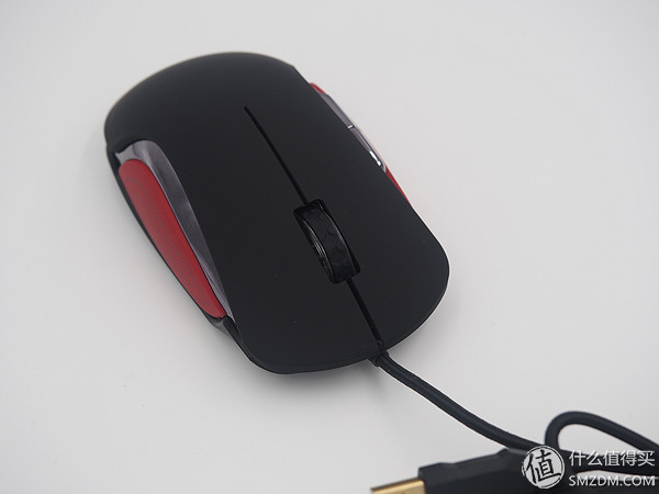 照片还是那个苍姐姐,但陪撸的鼠标却更”色”了I-ROCKSIM6幻彩翼评测,附苍姐签名照