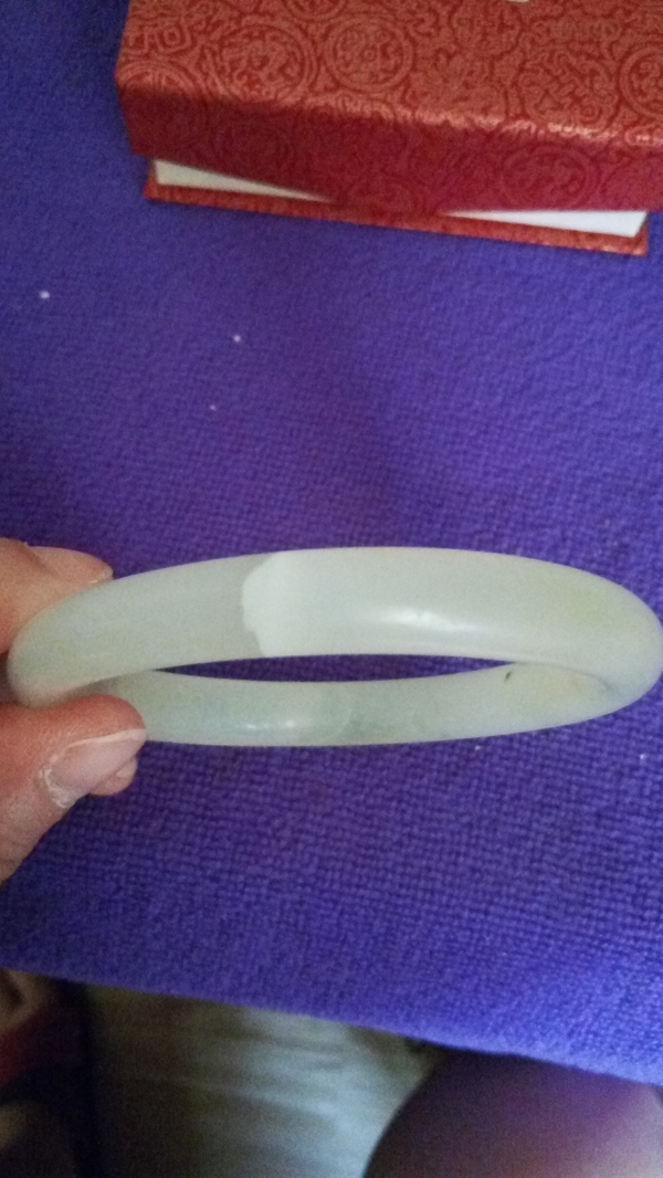 戴了三年银镯子,戴了三年的玉镯子碎了